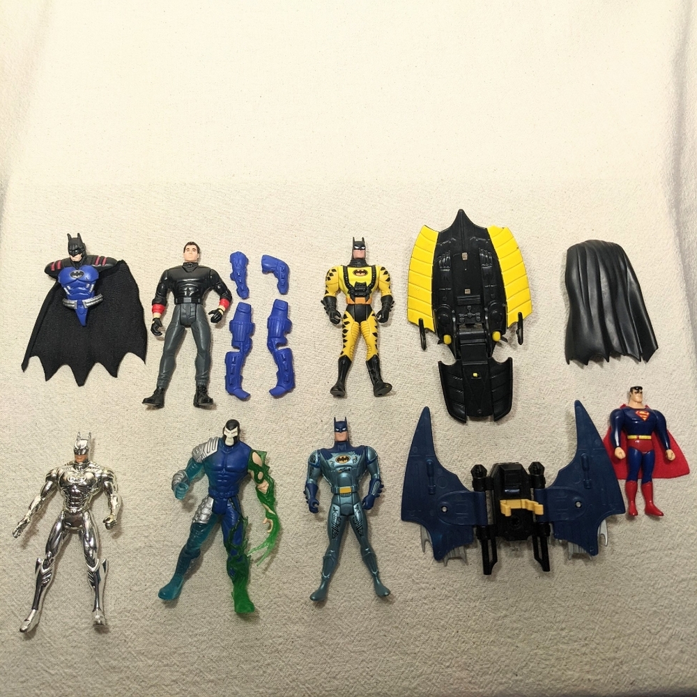 Lot-4 Batman Action Figure Accs. 2 Plane 2 Cape Bane Venom Burger King Superman